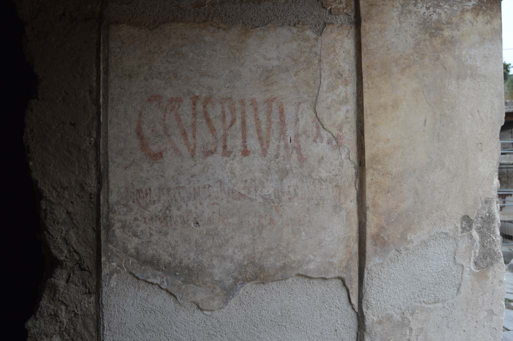 I.7.1 Pompeii. October 2017. Looking towards painted graffiti on west wall of entrance corridor.
Foto Taylor Lauritsen, ERC Grant 681269 DÉCOR.