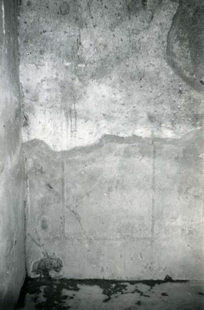 I.7.3 Pompeii. 1972. Domus of M. Fabius Amandus, room in SE of court, W wall, to show pick marks under 2nd style.  
Photo courtesy of Anne Laidlaw.
American Academy in Rome, Photographic Archive. Laidlaw collection _P_72_13_7.