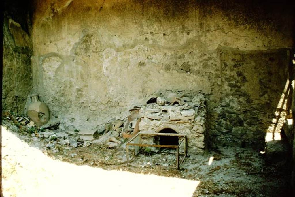 I.7.5 Pompeii. 1957. Looking towards east wall of east side of courtyard with kitchen bench, and steps on south side. Photo by Stanley A. Jashemski.
Source: The Wilhelmina and Stanley A. Jashemski archive in the University of Maryland Library, Special Collections (See collection page) and made available under the Creative Commons Attribution-Non Commercial License v.4. See Licence and use details. J57f0248