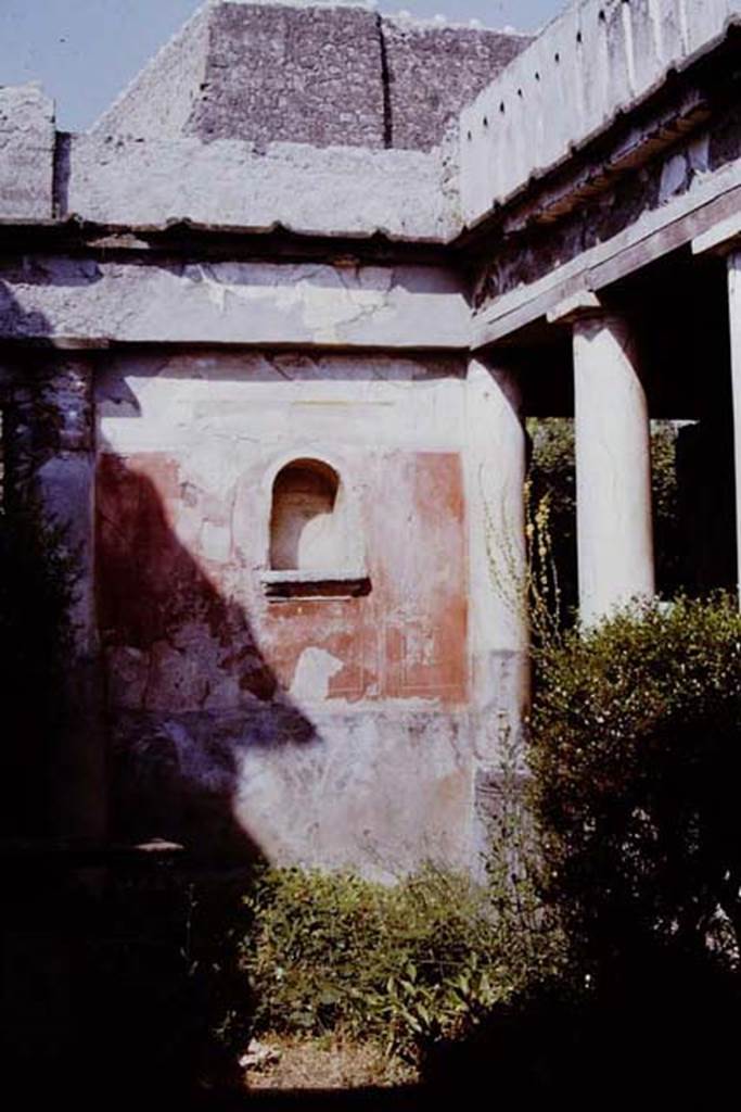 I.7.7 Pompeii, 1968. Shrine in north-west corner of peristyle. 
Photo by Stanley A. Jashemski.
Source: The Wilhelmina and Stanley A. Jashemski archive in the University of Maryland Library, Special Collections (See collection page) and made available under the Creative Commons Attribution-Non Commercial License v.4. See Licence and use details.
J68f0429