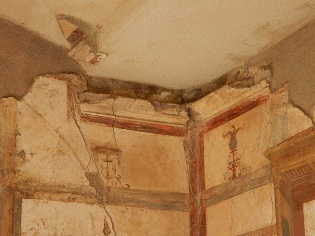 I.7.11 Pompeii. May 2017. Detail from decoration in upper south-east corner. Photo courtesy of Buzz Ferebee.