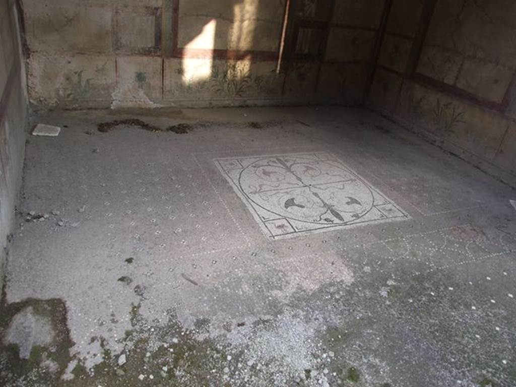 I.7.11 Pompeii. December 2006.  Floor mosaic with emblema, from exedra.