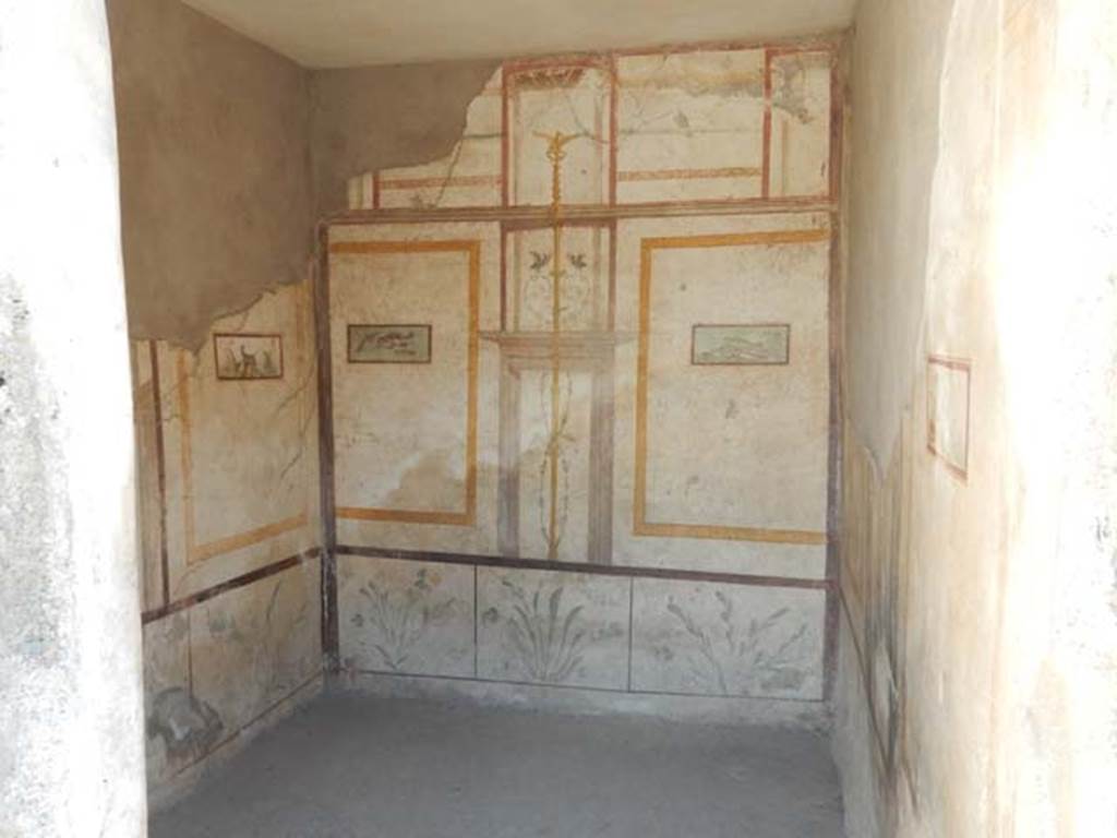 I.7.11 Pompeii. May 2017. Looking south into cubiculum on south-east side of atrium.
Photo courtesy of Buzz Ferebee.