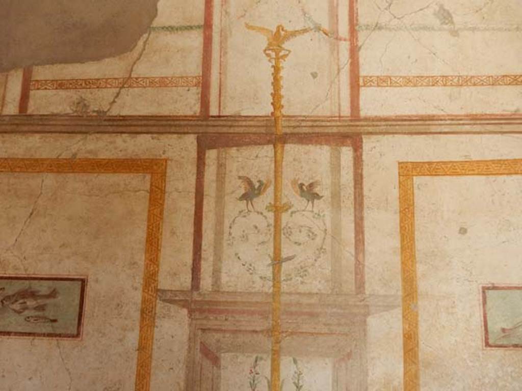 I.7.11 Pompeii. May 2017. Cubiculum to south-east of atrium. 
Upper part of south wall. 
Photo courtesy of Buzz Ferebee.