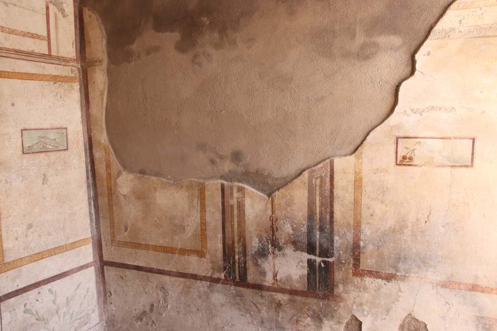 I.7.11 Pompeii. September 2021.  
Looking towards south-west corner of cubiculum to south-east side of atrium. Photo courtesy of Klaus Heese.