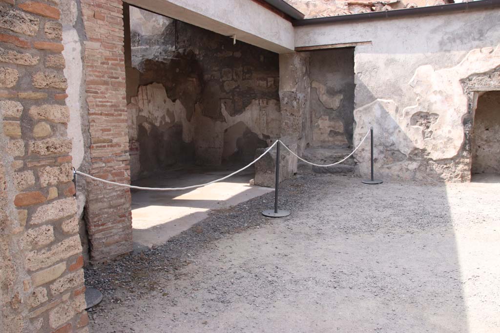 I.7.11 Pompeii. September 2021. Looking north-west across atrium. Photo courtesy of Klaus Heese.