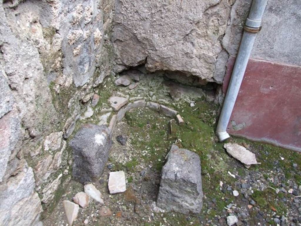 I.7.11 Pompeii. December 2006. South-east corner of room in north-west corner of I.7.10.