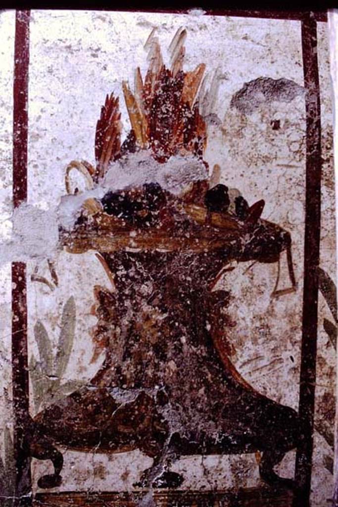 I.7.11 Pompeii, 1968. Altar. Photo by Stanley A. Jashemski.
Source: The Wilhelmina and Stanley A. Jashemski archive in the University of Maryland Library, Special Collections (See collection page) and made available under the Creative Commons Attribution-Non Commercial License v.4. See Licence and use details.
J68f0415