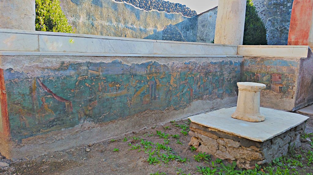 I.7.12 Pompeii. 2017/2018/2019. 
Painted panel on inside of east and south sides of summer triclinium. Photo courtesy of Giuseppe Ciaramella.