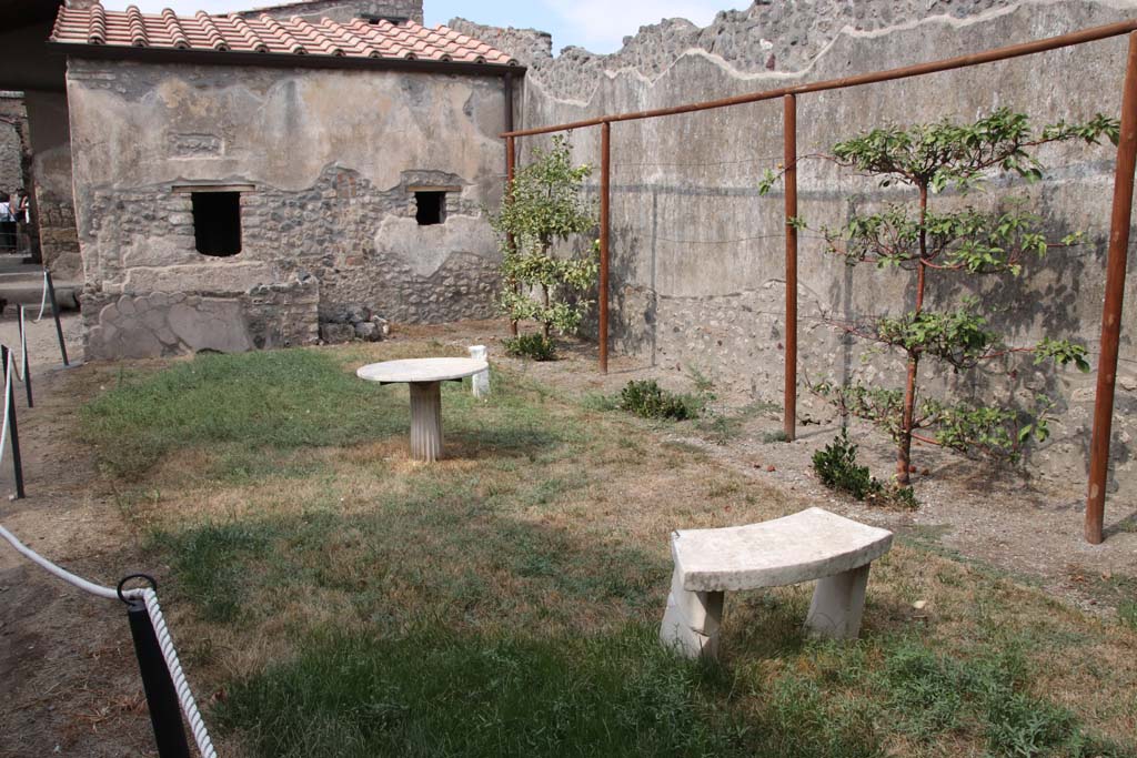I.7.12 Pompeii. September 2021. Looking north across garden towards north portico area. Photo courtesy of Klaus Heese.
