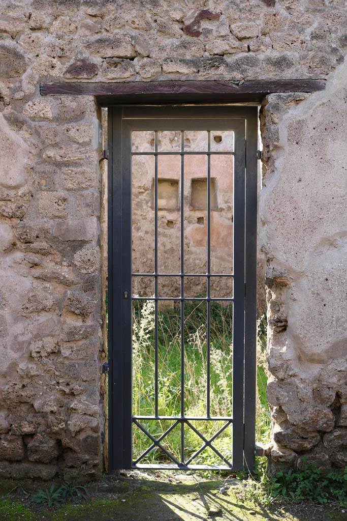 I.7.13 Pompeii. December 2018. 
Entrance doorway on Vicolo dell’Efebo, looking west.Photo courtesy of Aude Durand.
