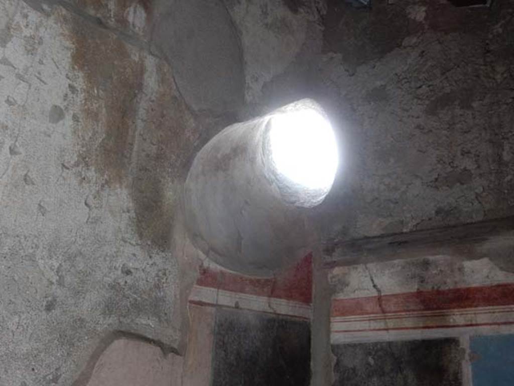 I.7.19 Pompeii. May 2017.  Looking towards upper north-east corner of cubiculum with circular window. Photo courtesy of Buzz Ferebee.