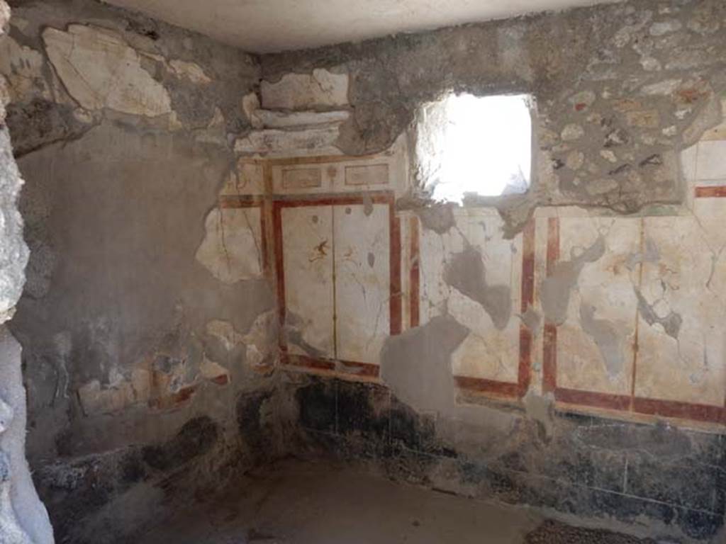 I.7.19 Pompeii. May 2017. Looking towards south-west corner and west wall of cubiculum.  Photo courtesy of Buzz Ferebee.