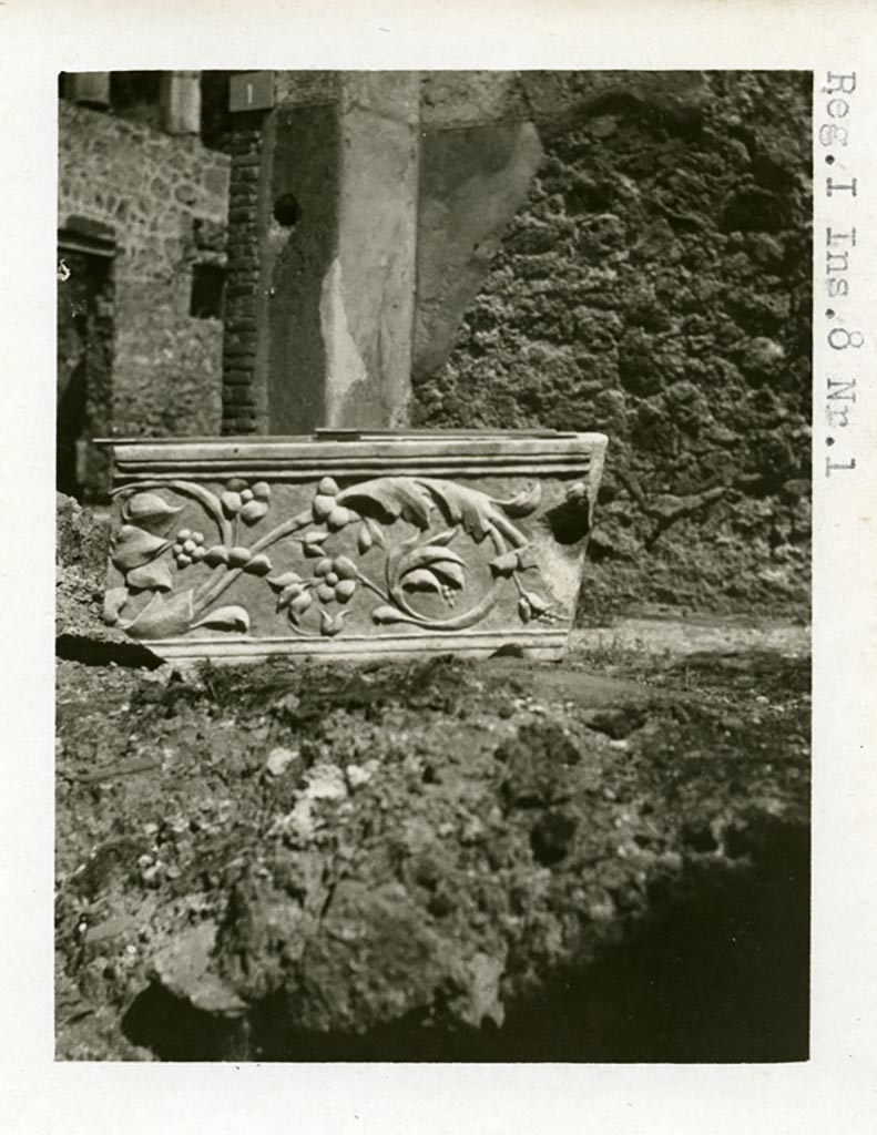 I.8.1 Pompeii, according to Warsher. Pre-1937-39. Item on display.
Photo courtesy of American Academy in Rome, Photographic Archive.  Warsher collection no. 1896.