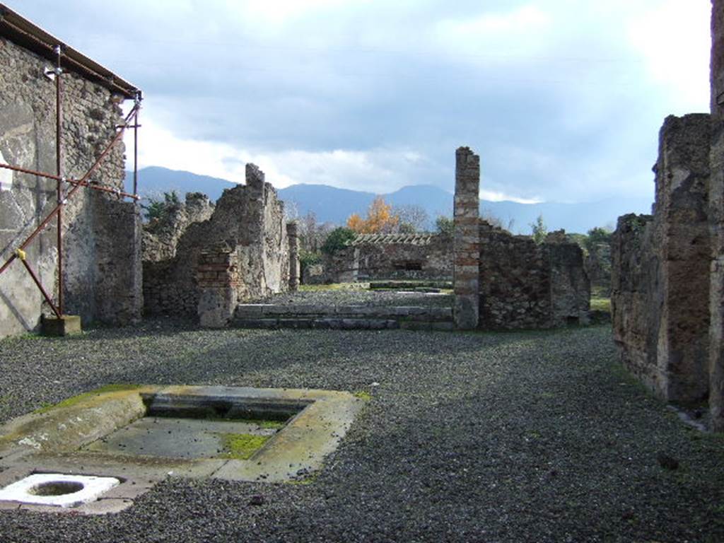 I.8.2 Pompeii. December 2005. Looking south across atrium.
