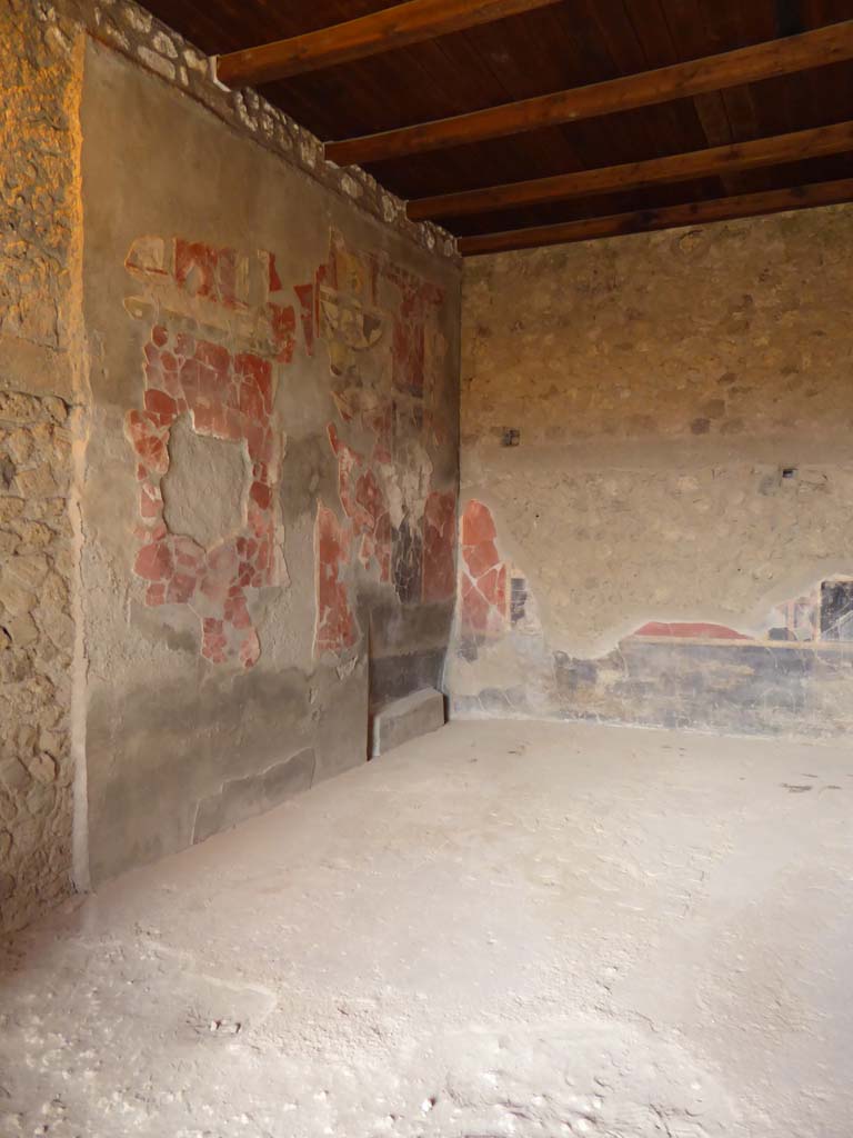 I.8.9 Pompeii. September 2015. Room 7, looking north along west wall towards north-west corner.
Foto Annette Haug, ERC Grant 681269 DÉCOR.
