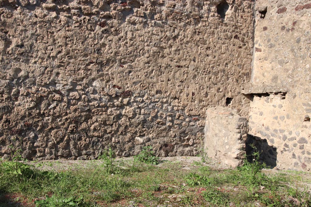 I.8.12 Pompeii. October 2022. Looking towards north wall at east end. Photo courtesy of Klaus Heese.