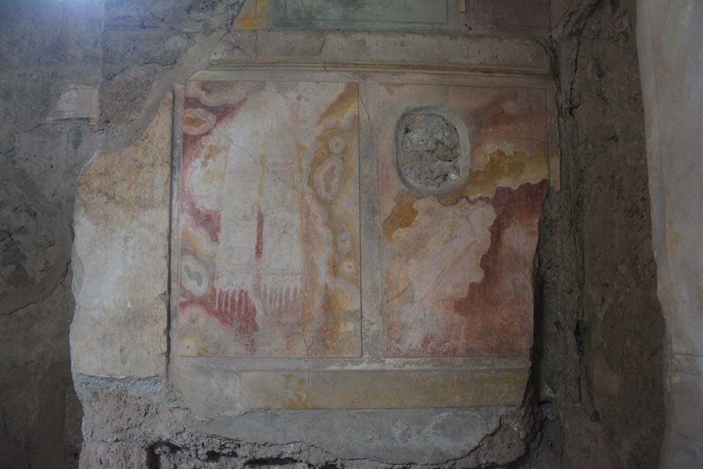 I.8.17 Pompeii. March 2019. Room 15, looking towards west wall of alcove.
Foto Annette Haug, ERC Grant 681269 DÉCOR