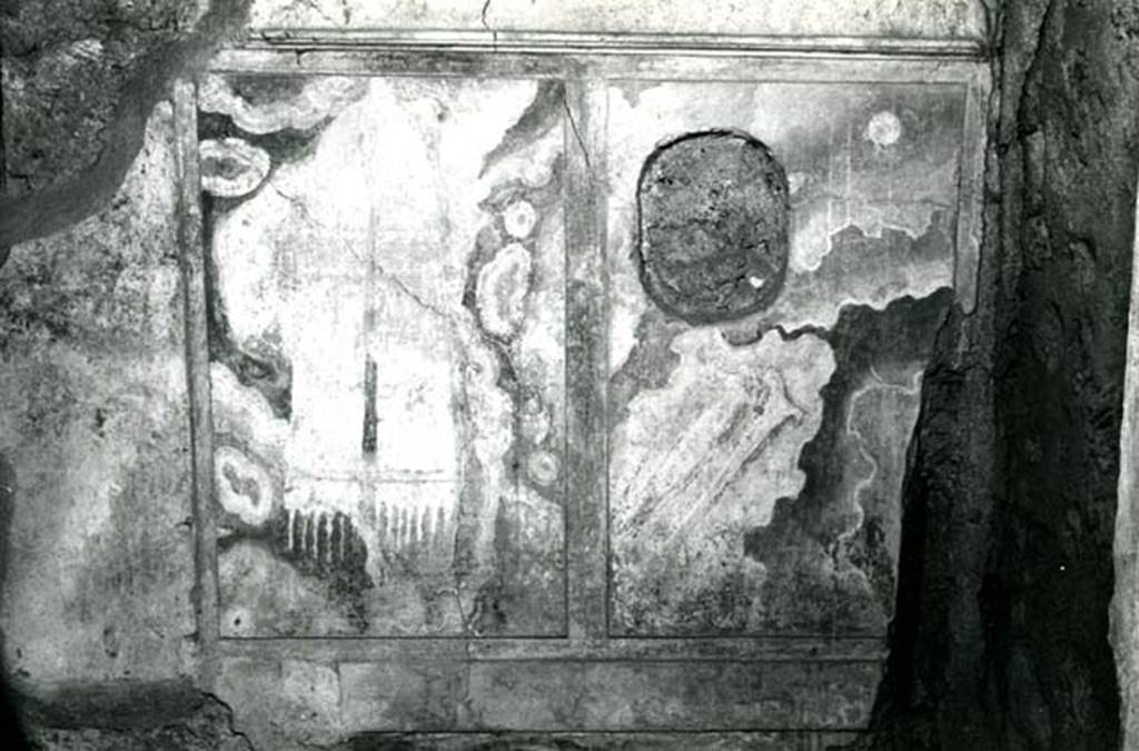 I.8.17 Pompeii. 1972. Room 15. Casa dei Quattro Stili, cubiculum N, W wall.  Photo courtesy of Anne Laidlaw.
American Academy in Rome, Photographic Archive. Laidlaw collection _P_72_14_13.