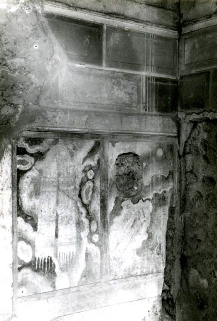 I.8.17 Pompeii. 1968. Room 15. Casa dei Quattro Stili, alcove W wall.  Photo courtesy of Anne Laidlaw.
American Academy in Rome, Photographic Archive. Laidlaw collection _P_68_3_10.