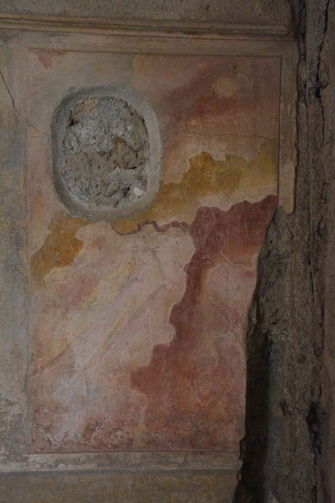 I.8.17 Pompeii. March 2019. Room 15, detail from west wall of alcove at north end. 
Foto Annette Haug, ERC Grant 681269 DÉCOR.