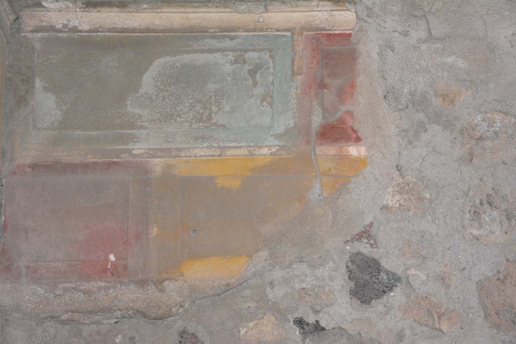 I.8.17 Pompeii. March 2019. Room 15, detail from north wall of alcove at west end in north-west corner.
Foto Annette Haug, ERC Grant 681269 DÉCOR.