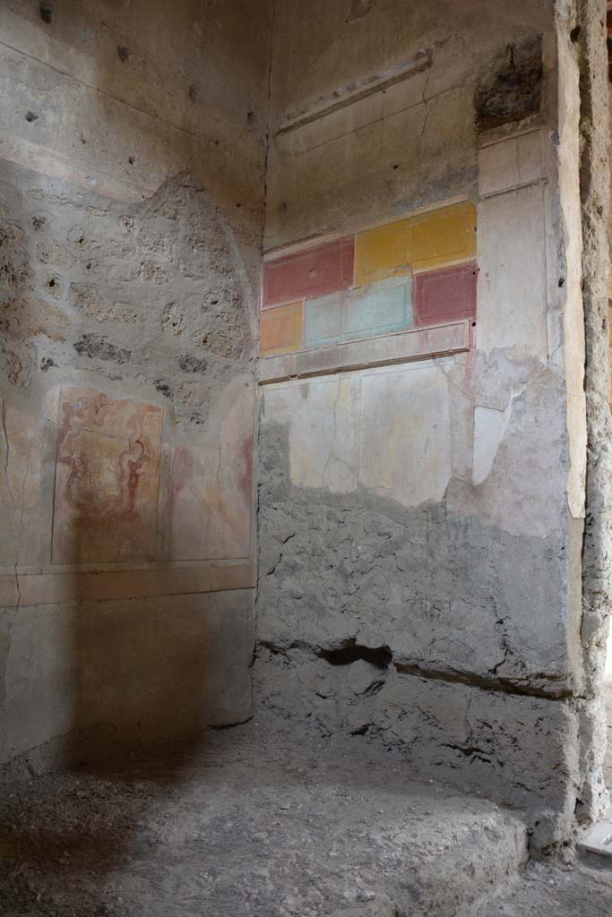 I.8.17 Pompeii. March 2019. Room 15, east wall at east end of alcove.
Foto Annette Haug, ERC Grant 681269 DÉCOR.