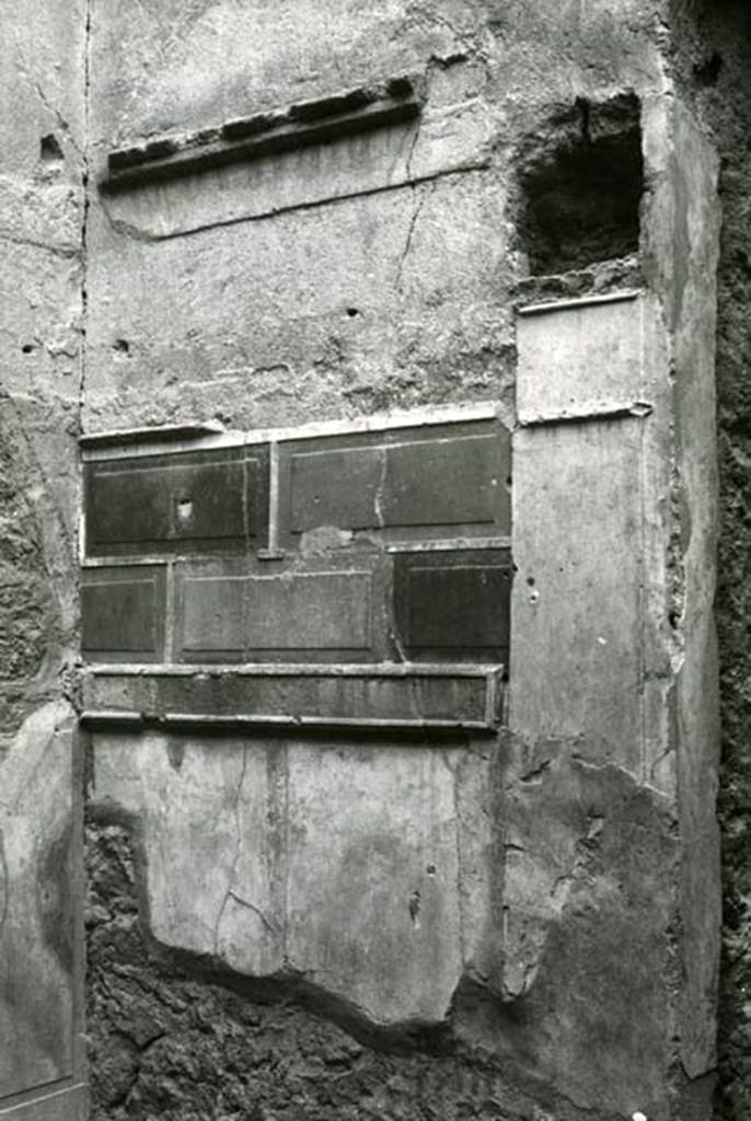 I.8.17 Pompeii. 1975. Room 15. Casa dei Quattro Stili, cubiculum left N of entrance, cubiculum alcove, right E wall.  Photo courtesy of Anne Laidlaw.
American Academy in Rome, Photographic Archive. Laidlaw collection _P_75_2_7.
