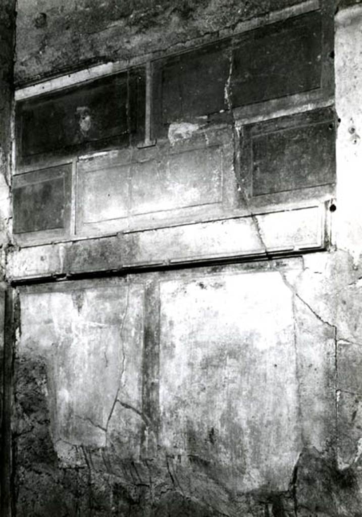 I.8.17 Pompeii. 1968. Room 15. Casa dei Quattro Stili, alcove, right E wall.  Photo courtesy of Anne Laidlaw.
American Academy in Rome, Photographic Archive. Laidlaw collection_P_68_3_9.