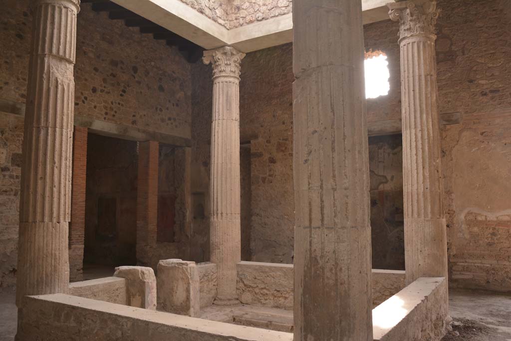 I.8.17 Pompeii. March 2019. Room 3, atrium, looking south-east across impluvium towards doorway to tablinum 9, on left.  
Foto Annette Haug, ERC Grant 681269 DÉCOR.