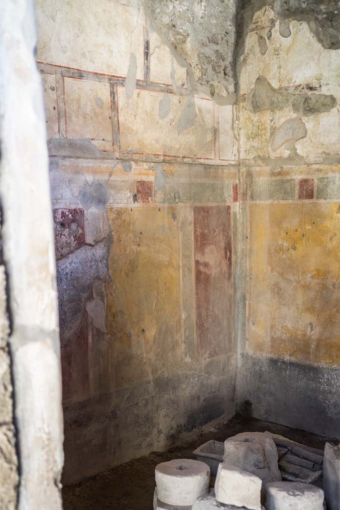 I.8.17 Pompeii. December 2021. 
Room 4, looking towards south-west corner. Photo courtesy of Johannes Eber.