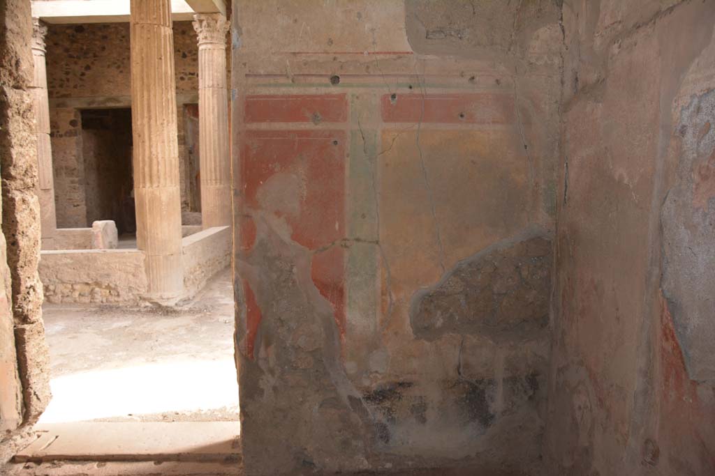 I.8.17 Pompeii. March 2019. Looking towards east wall with doorway to atrium at north end.
Foto Annette Haug, ERC Grant 681269 DÉCOR.