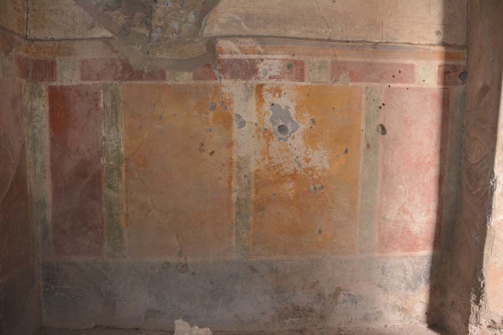 I.8.17 Pompeii. March 2019. Room 4, looking towards lower north wall.
Foto Annette Haug, ERC Grant 681269 DÉCOR.