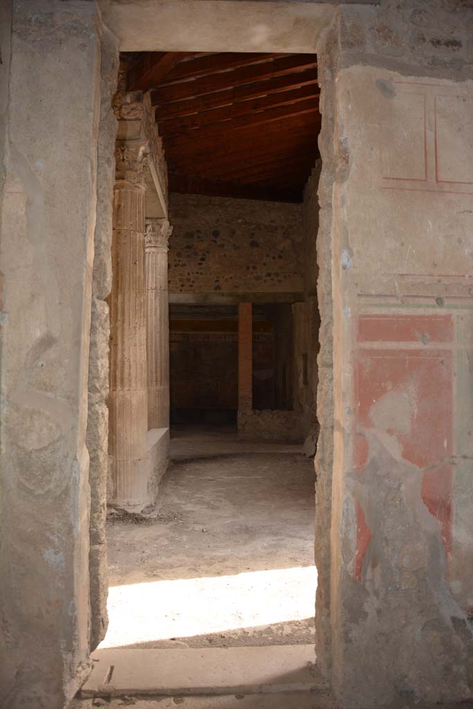 I.8.17 Pompeii. March 2019. Looking east towards doorway to atrium.
Foto Annette Haug, ERC Grant 681269 DÉCOR.