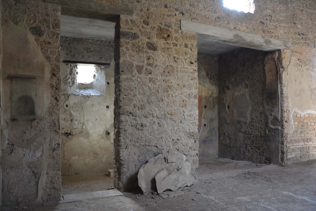 I.8.17 Pompeii. March 2019. Room 3, south-east corner of atrium, with doorway to room 8, and ala 7, in south wall.   
Foto Annette Haug, ERC Grant 681269 DÉCOR.