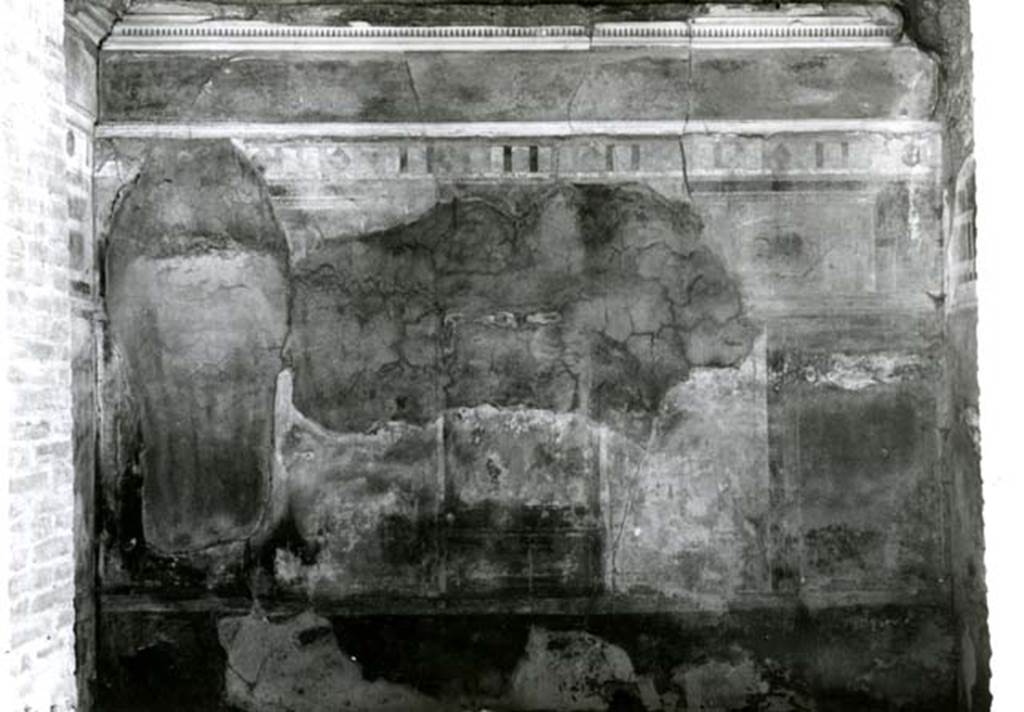 I.8.17 Pompeii. 1968. Room 9. Casa dei Quattro Stili, pillared oecus, back E wall.  Photo courtesy of Anne Laidlaw.
American Academy in Rome, Photographic Archive. Laidlaw collection _P_68_3_18.