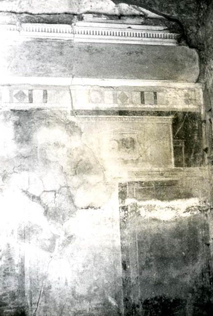 I.8.17 Pompeii. 1965. Room 9. Casa dei Quattro Stili, E wall of exedra, 2st style cornice.  
Photo courtesy of Anne Laidlaw.
American Academy in Rome, Photographic Archive. Laidlaw collection _P_65_2_17.