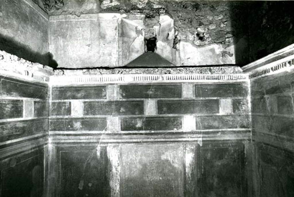 I.8.17 Pompeii. 1972. Room 12. Casa dei Quattro Stili, 3rd left of atrium, N wall.  Photo courtesy of Anne Laidlaw.
American Academy in Rome, Photographic Archive. Laidlaw collection _P_72_14_19.