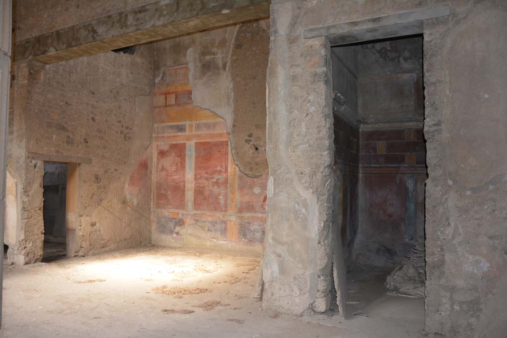I.8.17 Pompeii. March 2019. Room 13, north ala, on right, with room 12, on right. Looking north-west from atrium 3.
Foto Annette Haug, ERC Grant 681269 DÉCOR.