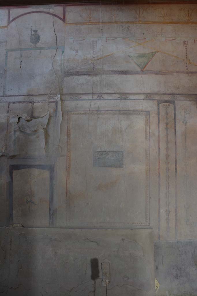 I.8.17 Pompeii. March 2019. Room 14, north wall with painted panel.
Foto Annette Haug, ERC Grant 681269 DÉCOR.