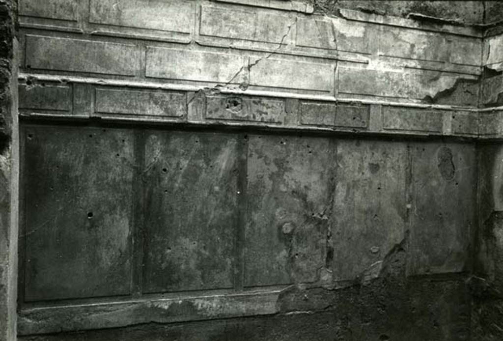 I.8.17 Pompeii. 1975. Room 15.
Casa dei Quattro Stili, cubiculum left N of entrance, antechambers, left S wall detail of execution.  
Photo courtesy of Anne Laidlaw.
American Academy in Rome, Photographic Archive. Laidlaw collection _P_75_2_3.