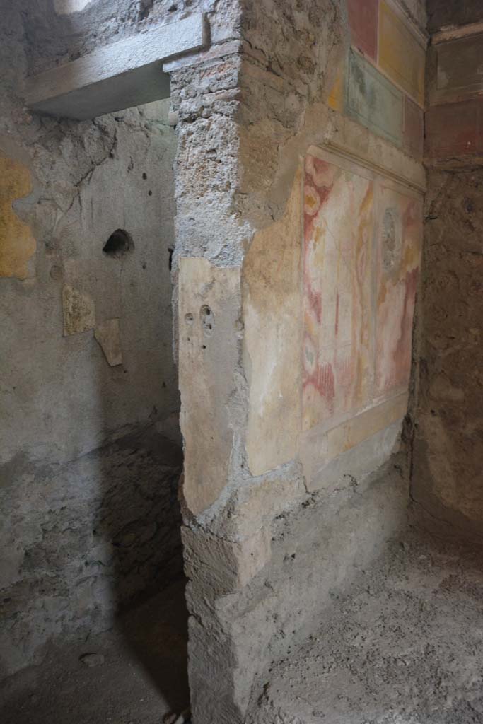 I.8.17 Pompeii. March 2019. 
Room 15, north-west corner, doorway to closet, on left, and alcove, on right. 
Foto Annette Haug, ERC Grant 681269 DÉCOR.