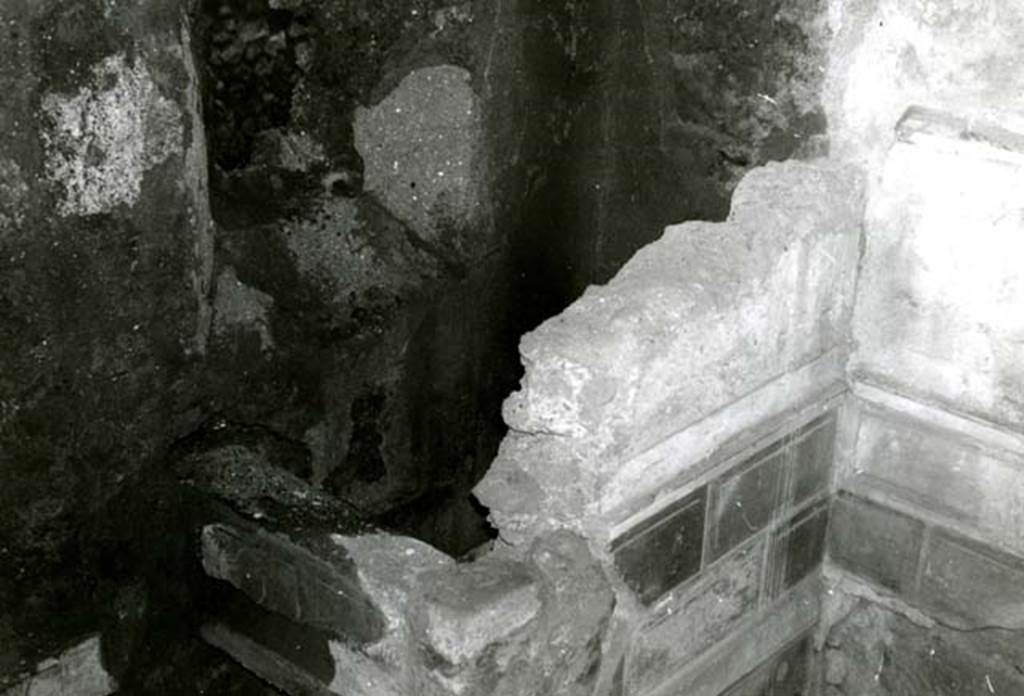 I.8.17 Pompeii. 1968. Room 15. Casa dei Quattro Stili, NW of atrium, closet in the NW corner.  
Photo courtesy of Anne Laidlaw.
American Academy in Rome, Photographic Archive. Laidlaw collection _P_68_14_30.