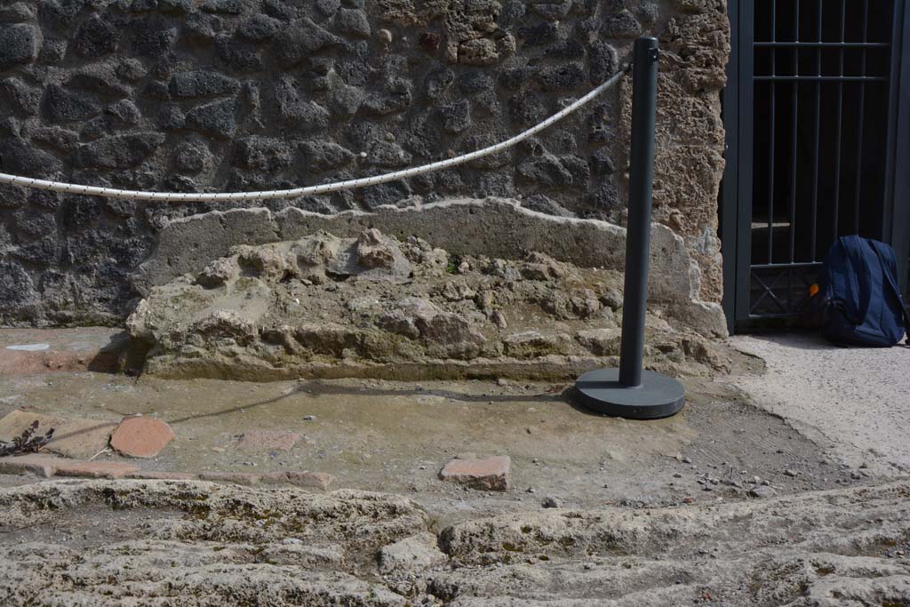 I.8.17 Pompeii. March 2019. Looking east to detail of bench outside of doorway in vicolo.
Foto Annette Haug, ERC Grant 681269 DÉCOR.