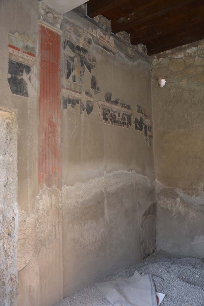 I.9.1 Pompeii. October 2019. 
Room 8, west wall with doorway from tablinum, on left, looking towards north-west corner of triclinium.
Foto Annette Haug, ERC Grant 681269 DÉCOR.