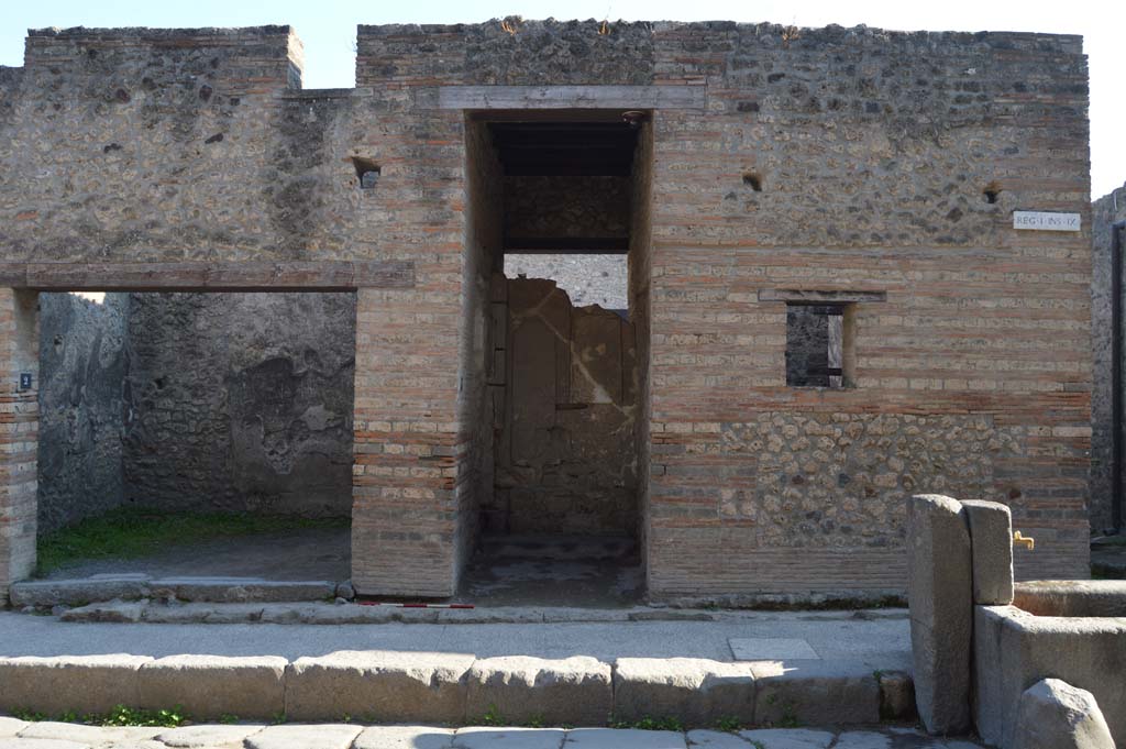 I.9.1 Pompeii, on right, with I.9.2, on left, Pompeii. October 2017. Looking south towards entrance doorways.
Foto Taylor Lauritsen, ERC Grant 681269 DÉCOR.