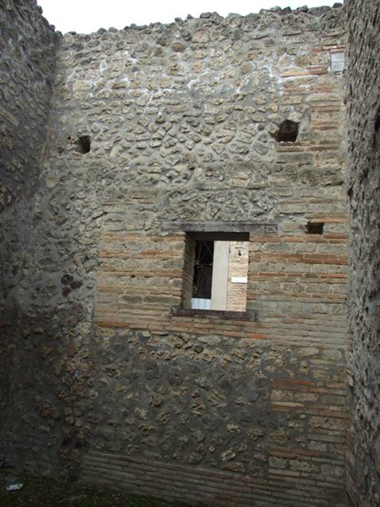 I.9.1 Pompeii. March 2009. Room 3, window in north wall looking out onto Via dell’Abbondanza.