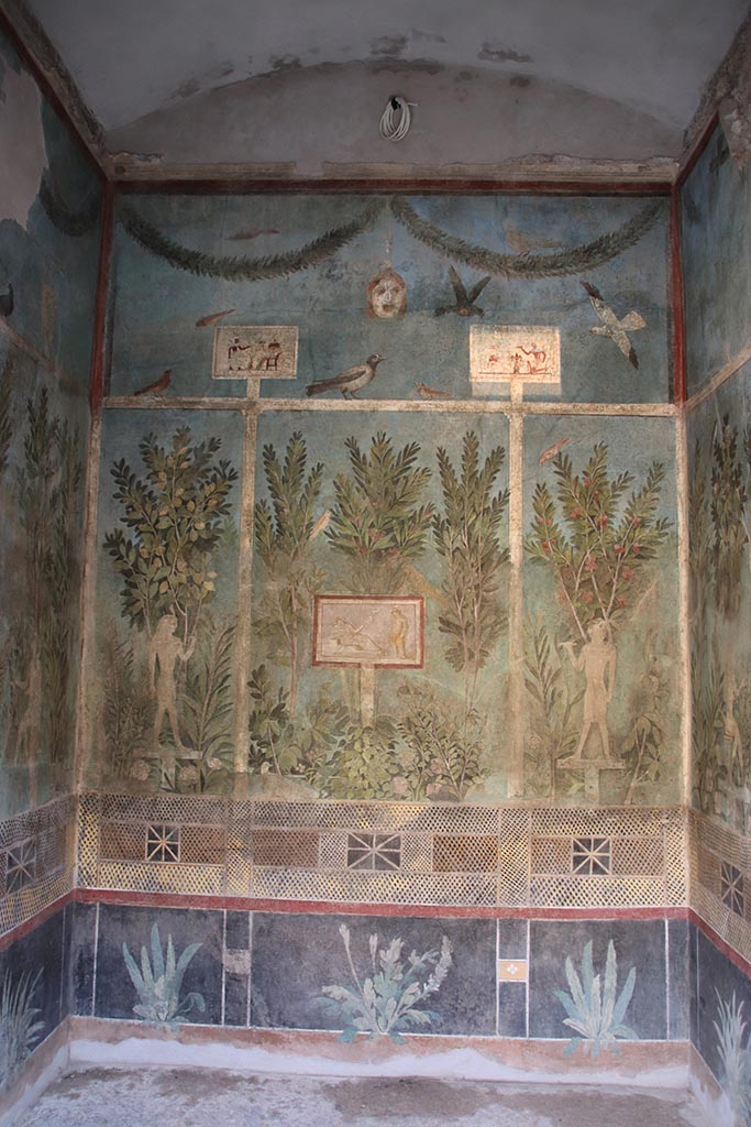 I.9.5 Pompeii. October 2024.  
Room 5, cubiculum. Looking towards east wall. Photo courtesy of Klaus Heese