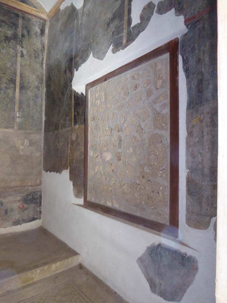 I.9.5 Pompeii. September 2017. Room 11, looking east along south wall. 
Foto Annette Haug, ERC Grant 681269 DÉCOR.

