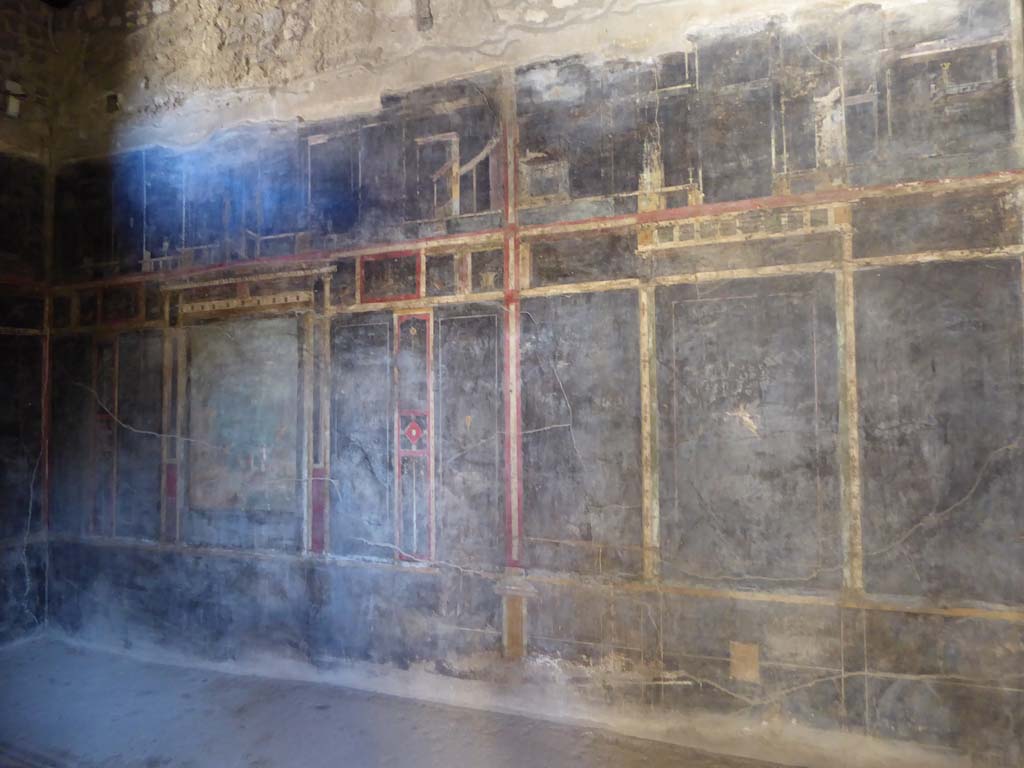 I.9.5 Pompeii. September 2017. Room 10, looking north along east wall.
Foto Annette Haug, ERC Grant 681269 DÉCOR.